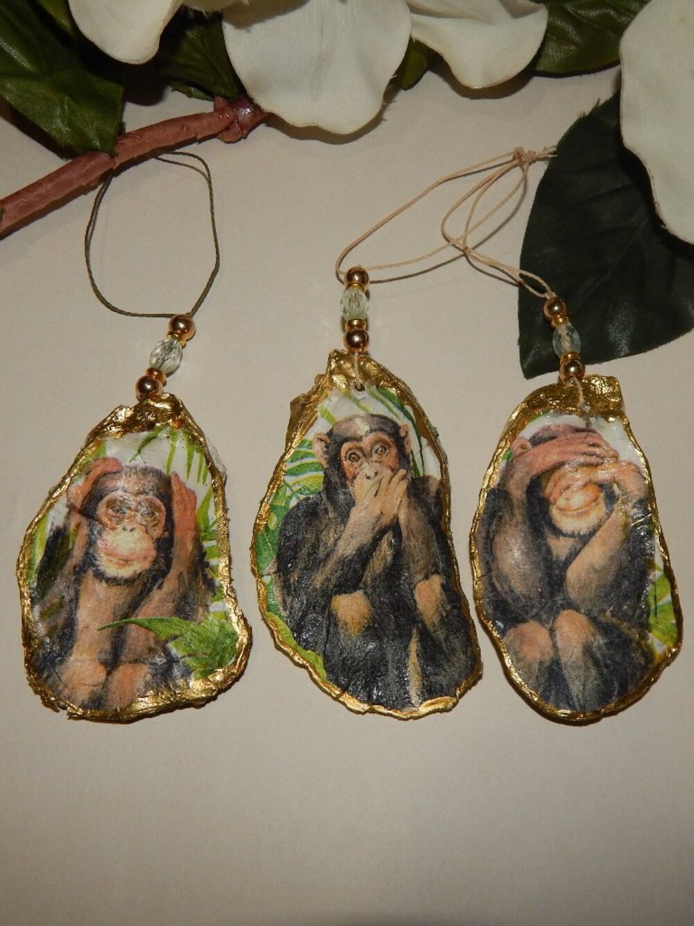 Set of 3 Hear No Evil - See No Evil - Speak No Evil - Monkey Oyster Ornaments